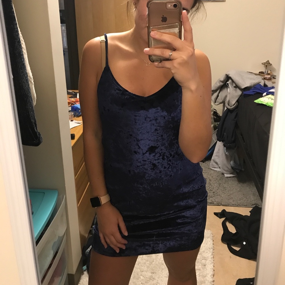 Dress - Picture 2 of 3